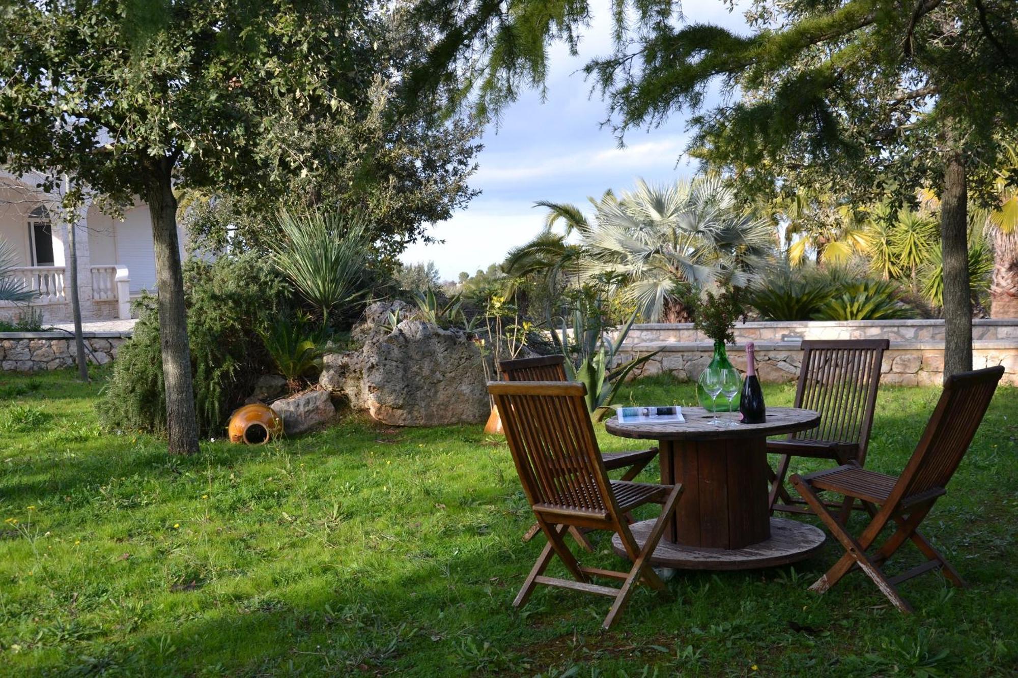 Margherita Apartment - Villaggio Di Mary Локоротондо Екстериор снимка
